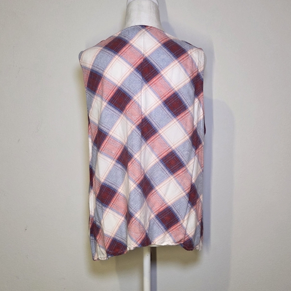 Plaid Button-Up Top - Picture 4 of 5